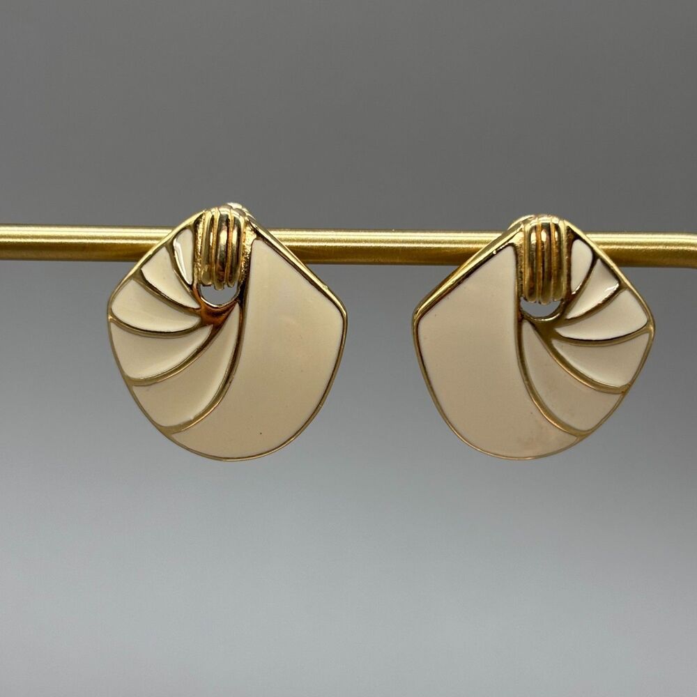 Trifari Earrings Gold Tone Cream Enamel Fan Shell Design Vintage 1980s Pierced